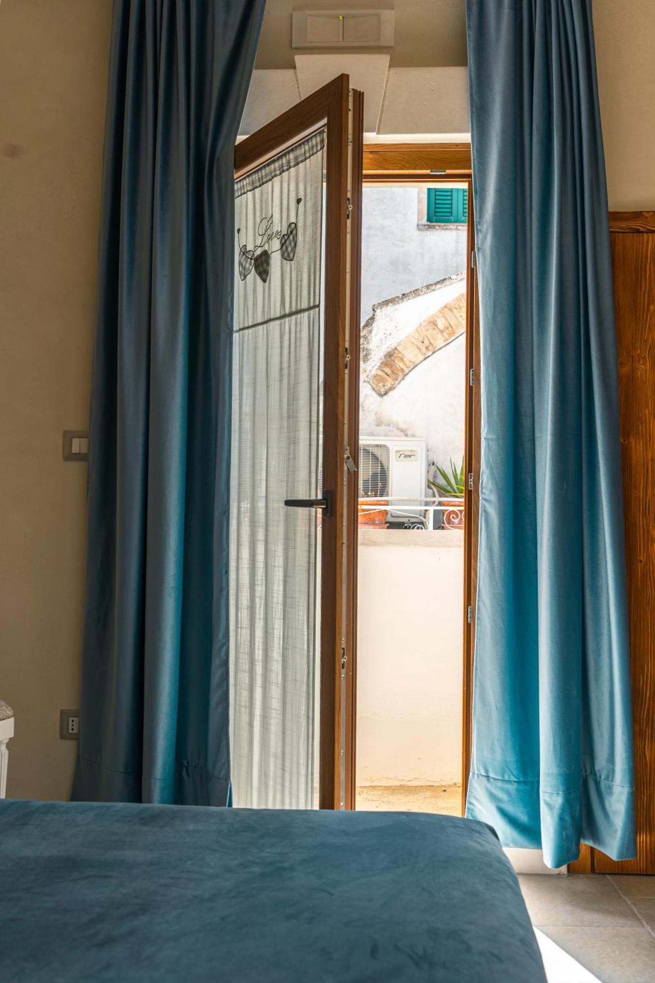 Pietra Antica, Old Town Bnb, Apartment Мартина-Франка Экстерьер фото